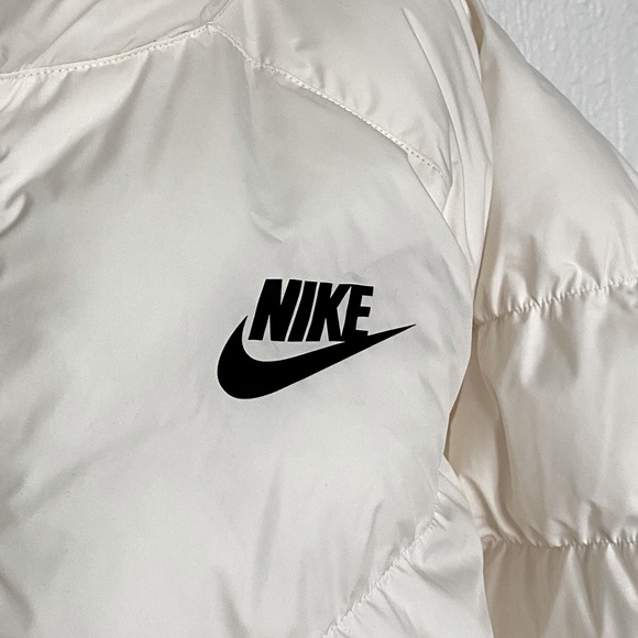Amazing Nike Down Filled Puffer Zip Up Jacket - Picture 6 of 7